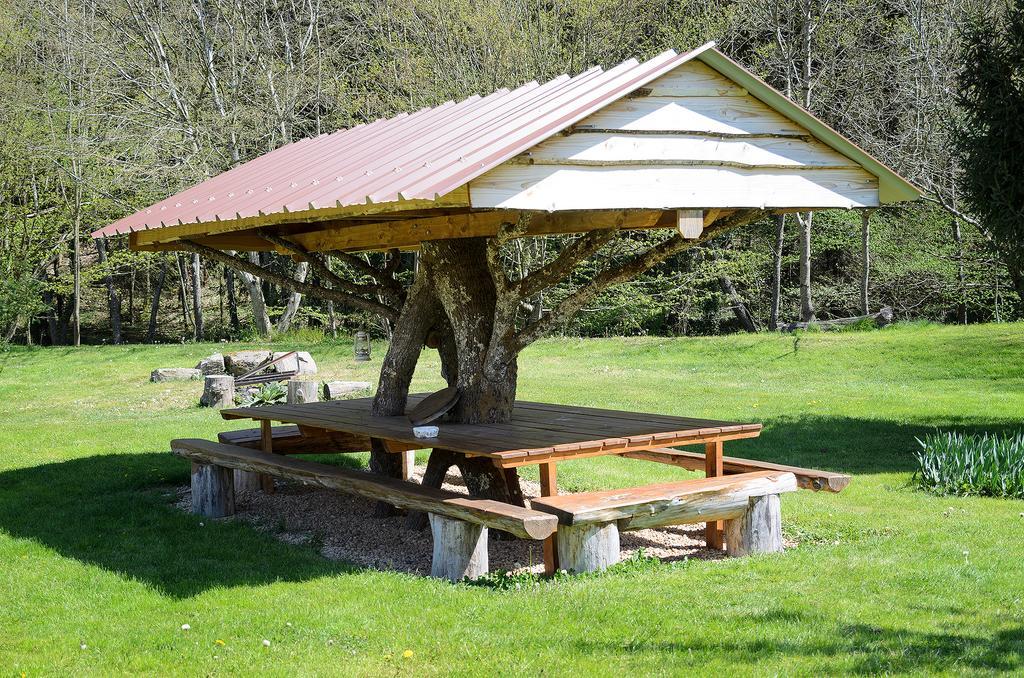 Le Moulin Berthon Panzió Vernusse Kültér fotó